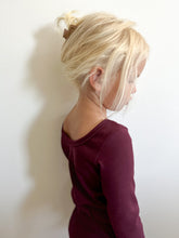 Load image into Gallery viewer, Lia Long-Sleeve Top: Plum Rib Knit