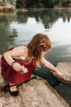 Load image into Gallery viewer, outdoor children's photography outfit and brown lace hair bow
