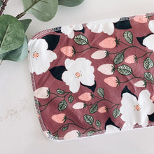 Load image into Gallery viewer, Strawberry Blossom Paperless Towel Set