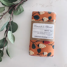 Load image into Gallery viewer, Strawberry Paperless Towel Set