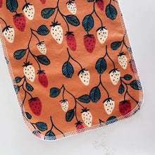 Load image into Gallery viewer, Strawberry Paperless Towel Set