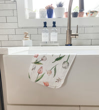 Load image into Gallery viewer, Tulips Paperless Towel Set