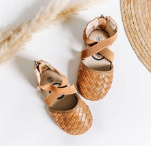 Load image into Gallery viewer, Woven Toe Sandal: Premium Leather