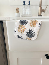 Load image into Gallery viewer, Pineapple Paperless Towel Set