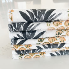 Load image into Gallery viewer, Pineapple Paperless Towel Set