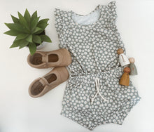 Load image into Gallery viewer, Tiny Daisies Flutter Tee + Shorties (2T)
