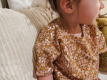 Load image into Gallery viewer, Cinch Boxy Tee: Crochet