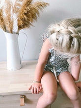 Load image into Gallery viewer, Tiny Daisies Flutter Tee + Shorties (2T)