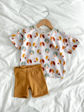 Load image into Gallery viewer, Biker Shorts: Light Gold Rib Knit