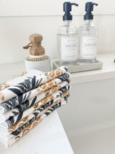 Load image into Gallery viewer, Pineapple Paperless Towel Set