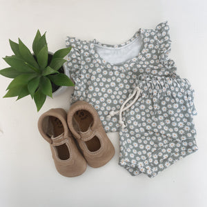 Tiny Daisies Flutter Tee + Shorties (2T)