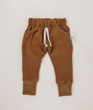 Load image into Gallery viewer, Chicago Pocket Joggers: Caramel
