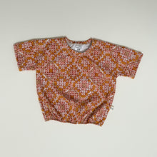 Load image into Gallery viewer, Cinch Boxy Tee: Crochet
