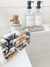 Load image into Gallery viewer, Pineapple Paperless Towel Set
